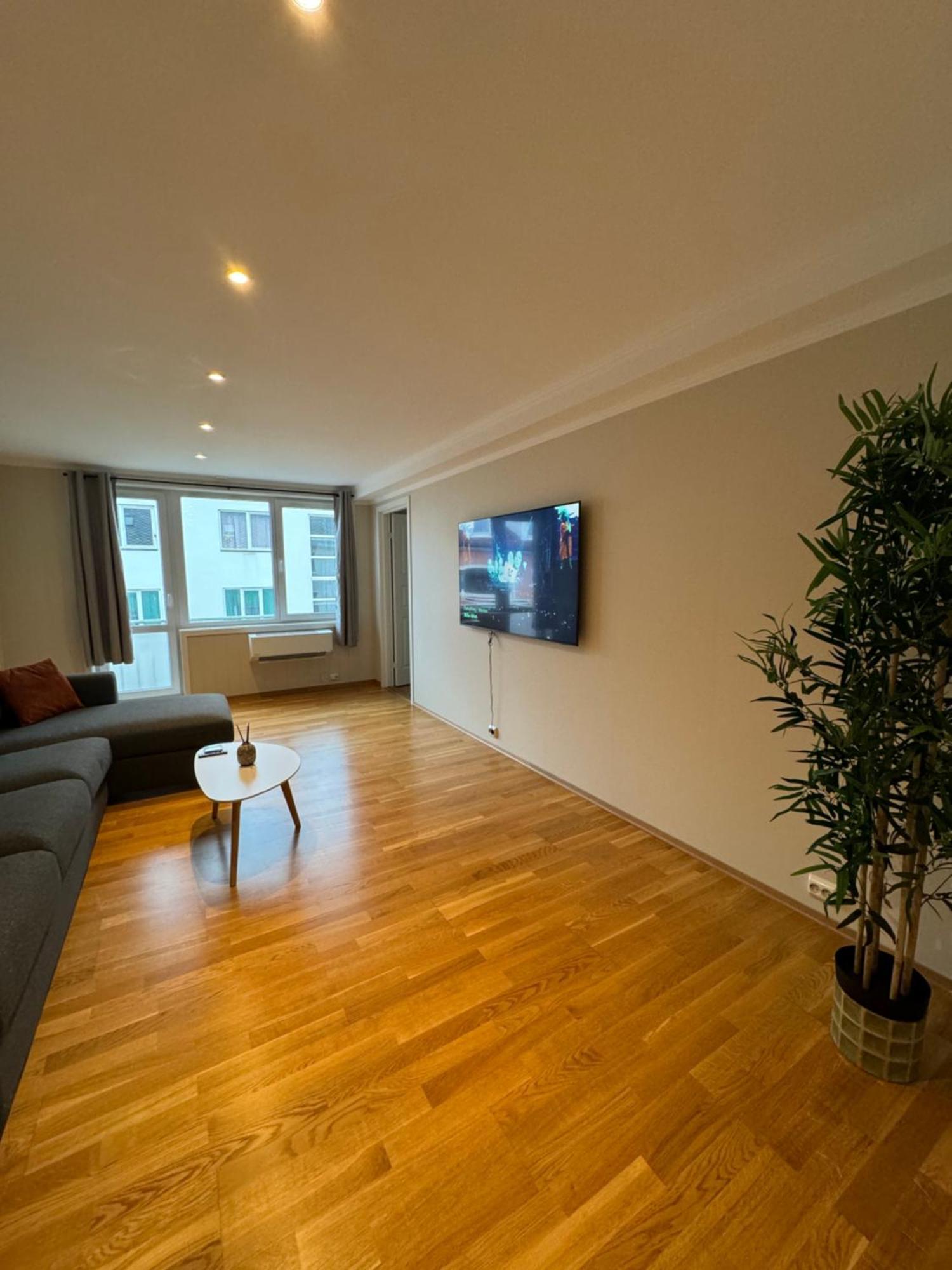 Charming 3-Bedroom Apartment In The Heart Of Kristiansund Exterior photo