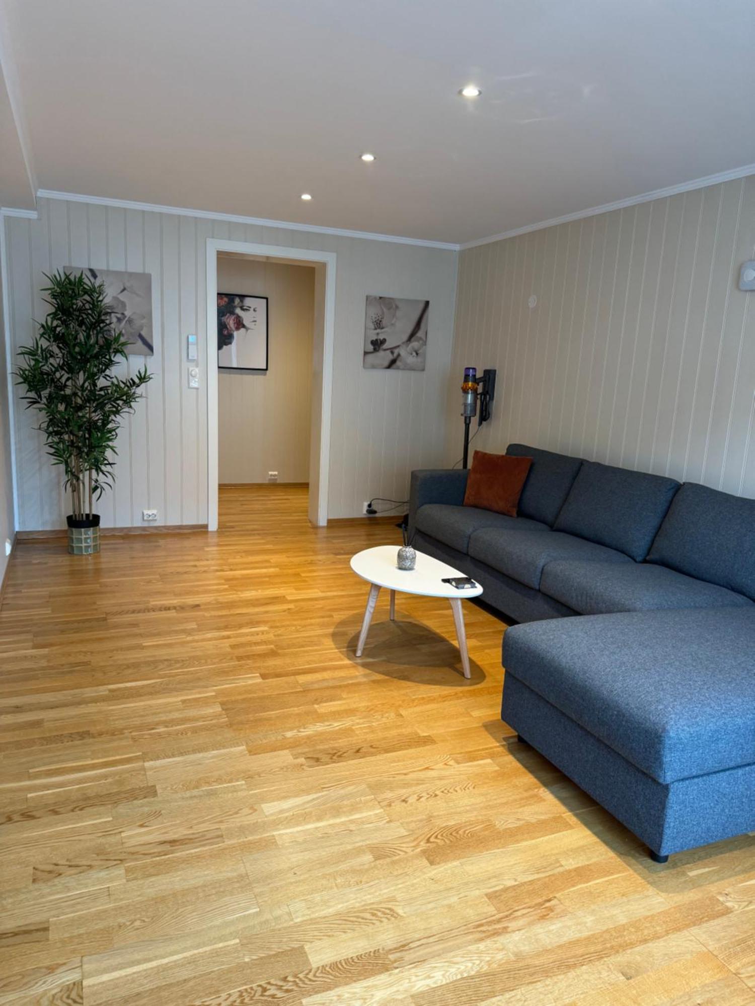 Charming 3-Bedroom Apartment In The Heart Of Kristiansund Exterior photo