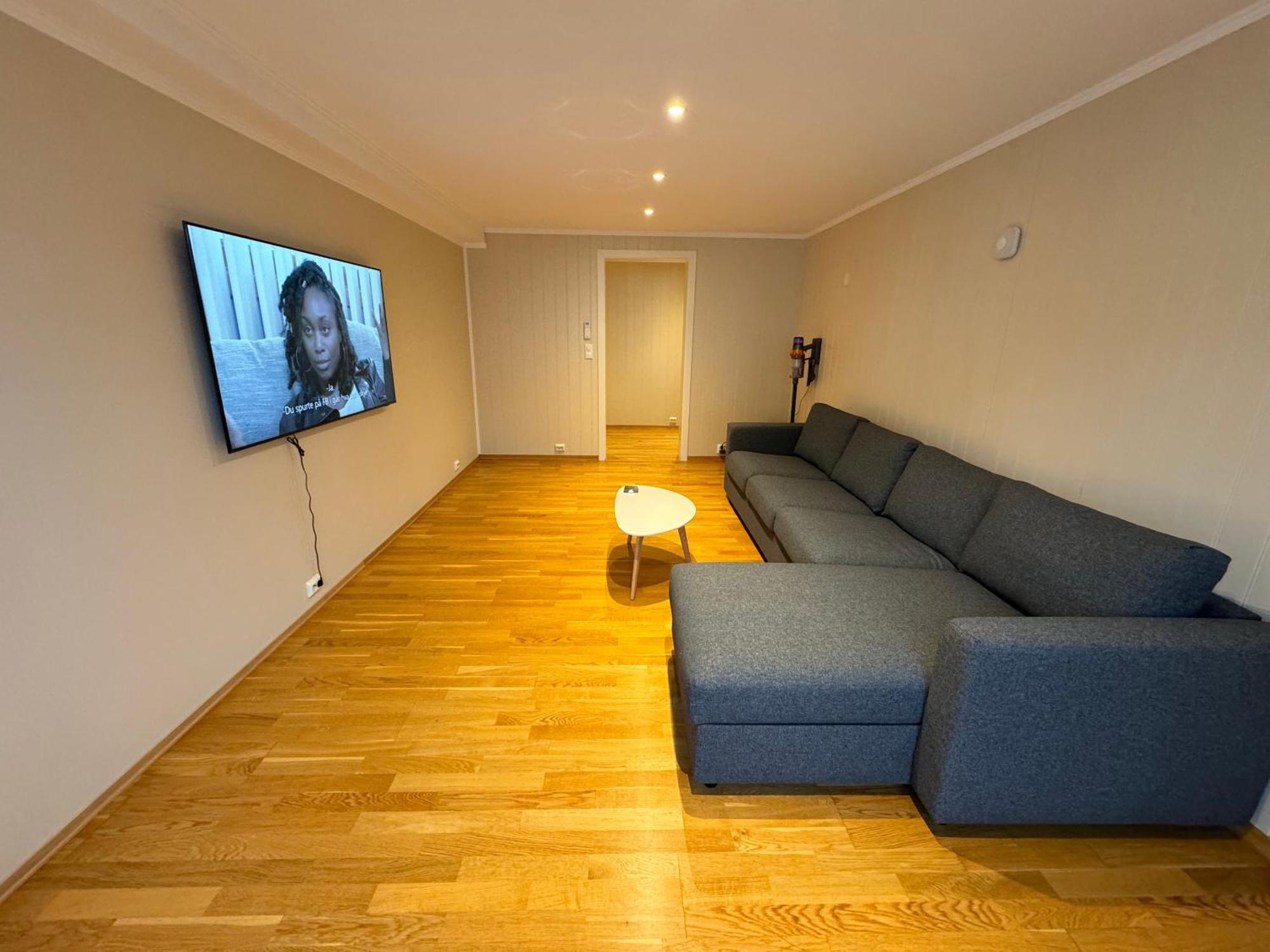 Charming 3-Bedroom Apartment In The Heart Of Kristiansund Exterior photo