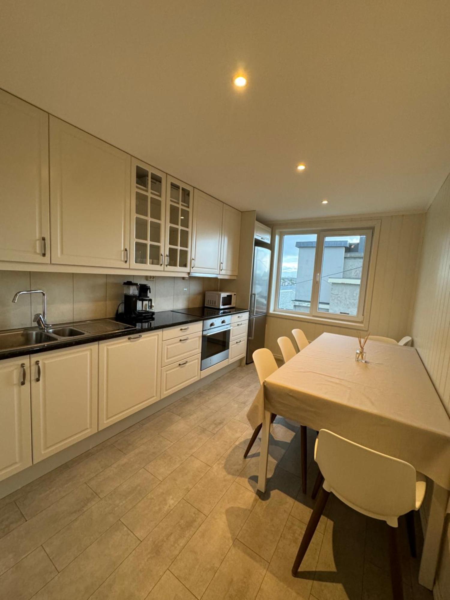Charming 3-Bedroom Apartment In The Heart Of Kristiansund Exterior photo