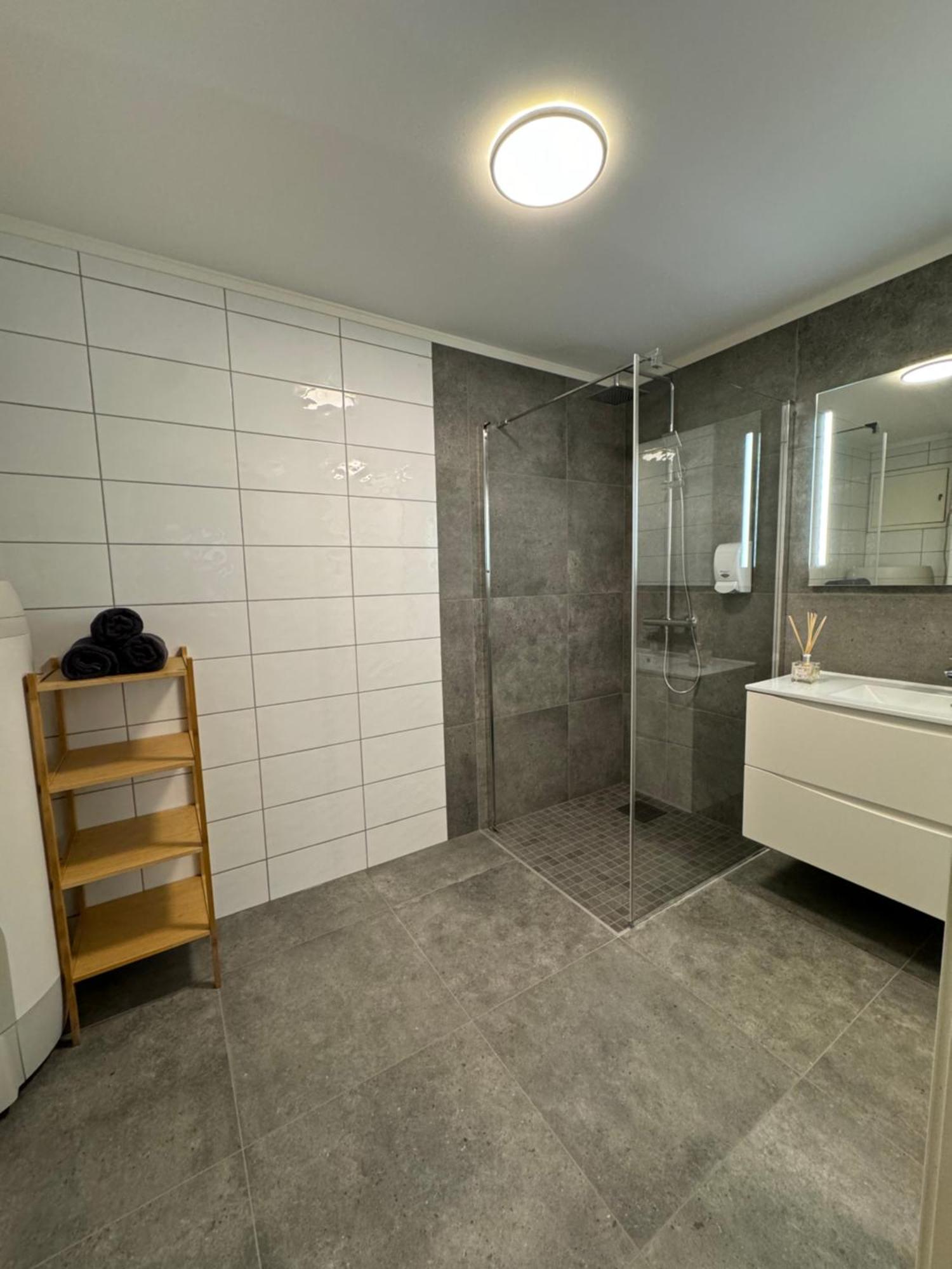 Charming 3-Bedroom Apartment In The Heart Of Kristiansund Exterior photo