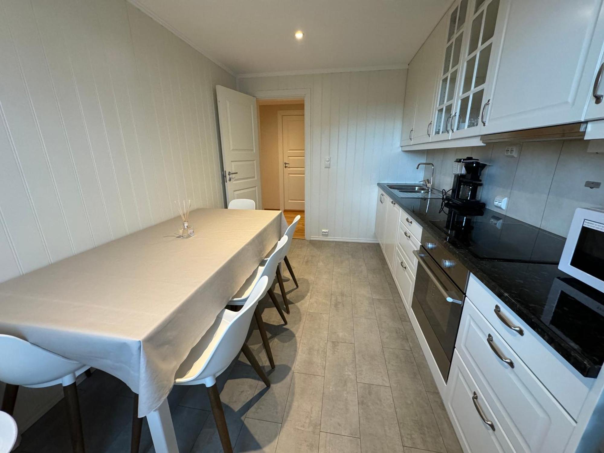 Charming 3-Bedroom Apartment In The Heart Of Kristiansund Exterior photo